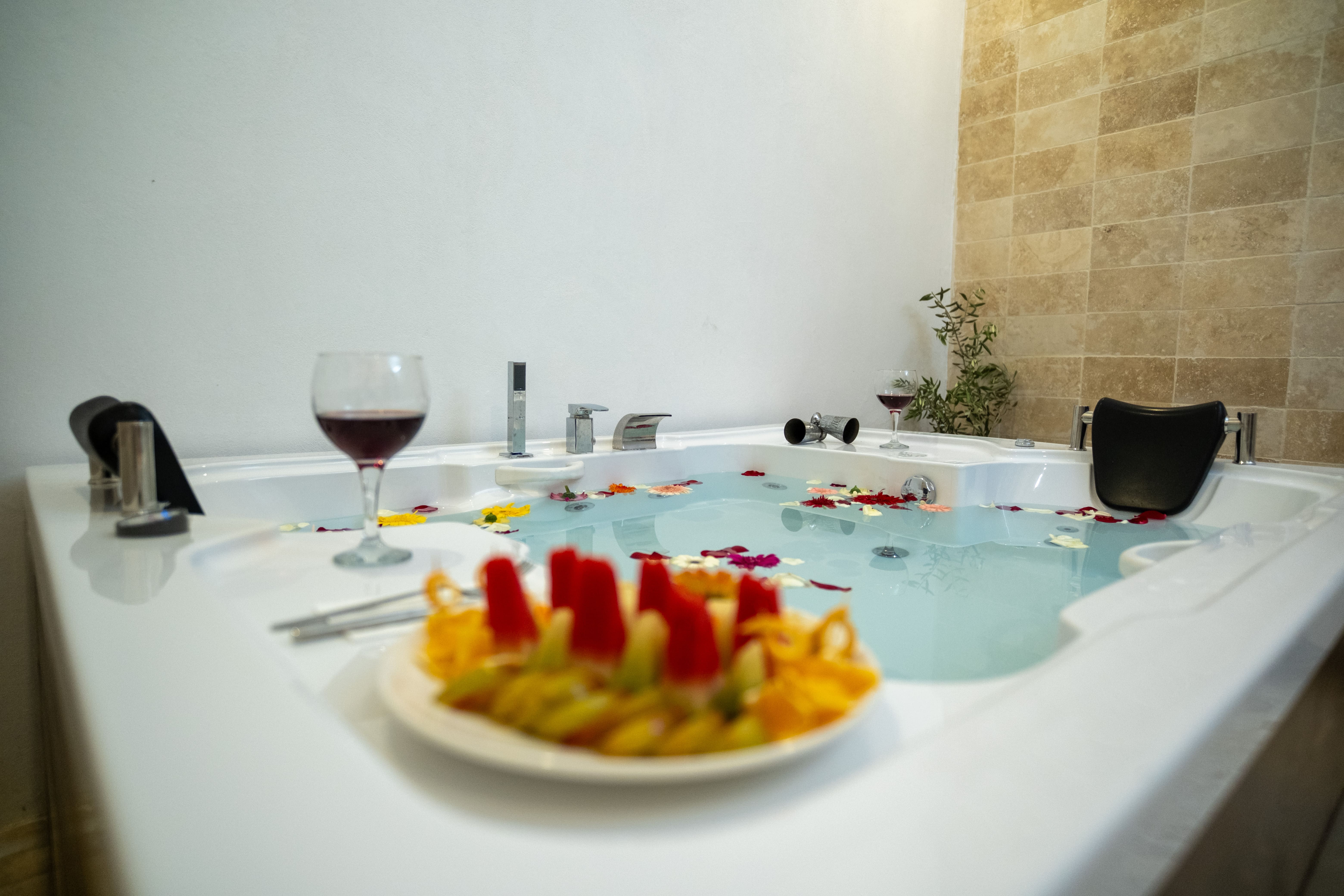 Deluxe Jakuzili Suite – Avlu Manzaralı, 2. Kat