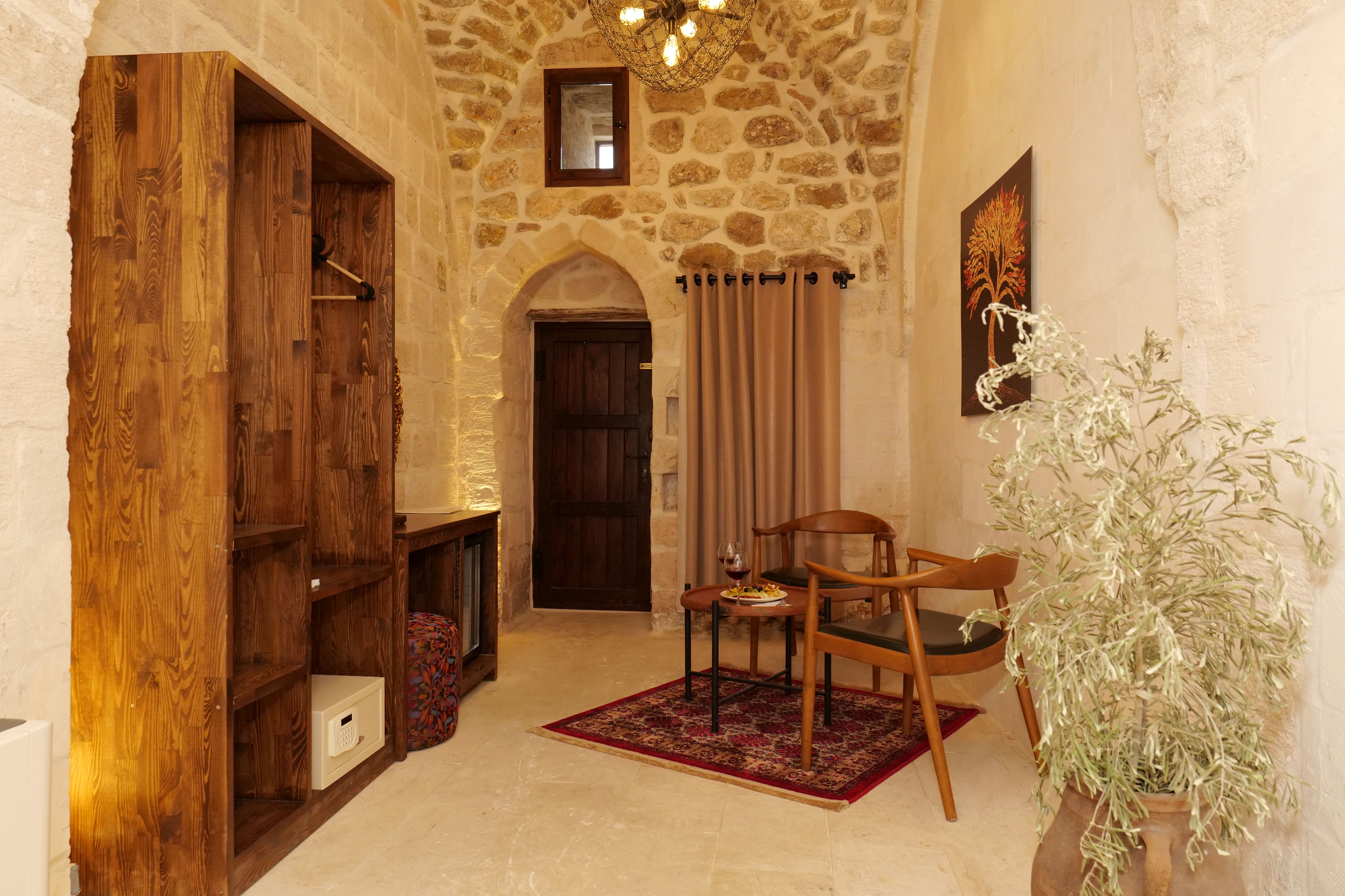 Standart Oda – Şehir Manzaralı Taş Oda